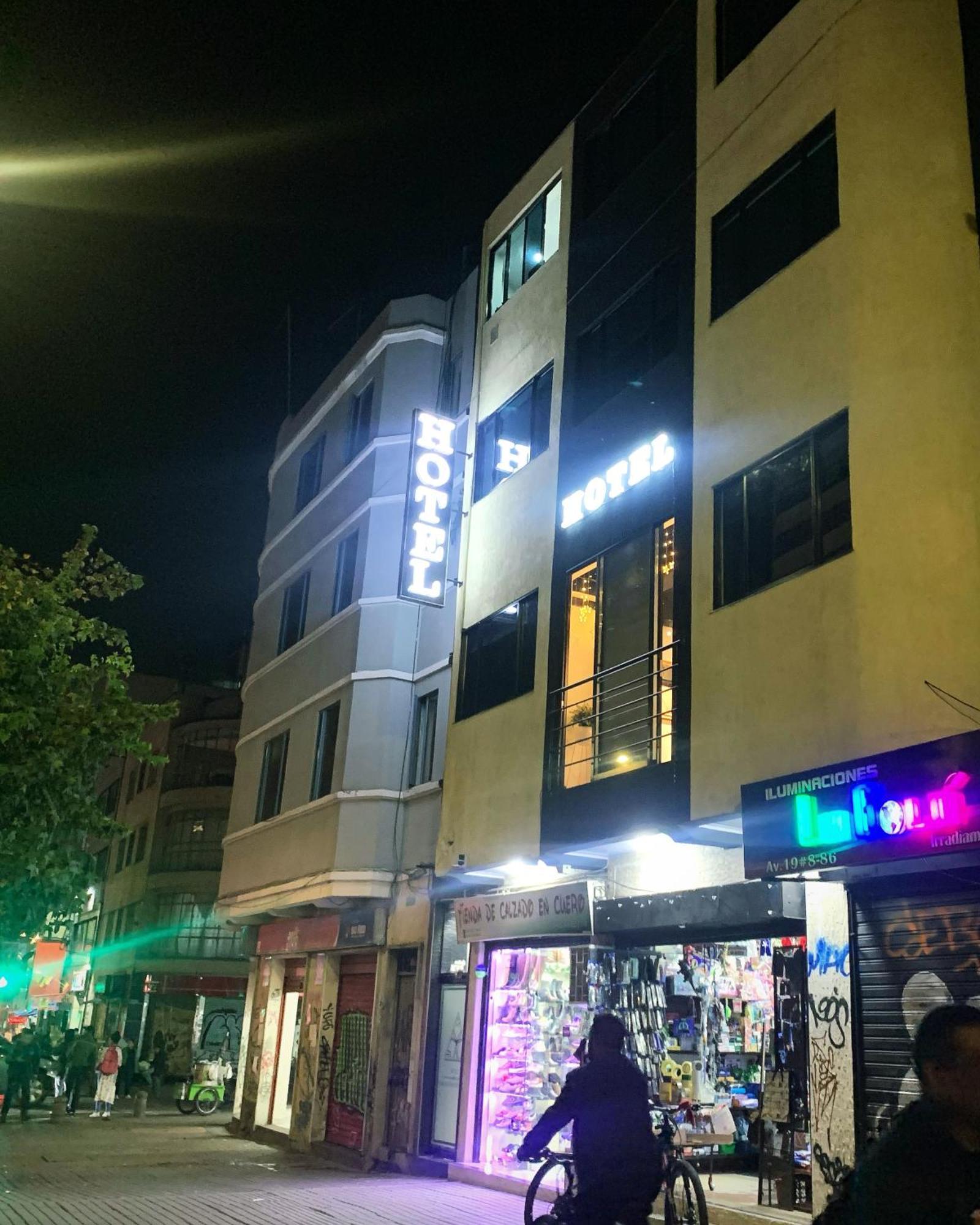 Hotel Urban Center Богота Екстериор снимка